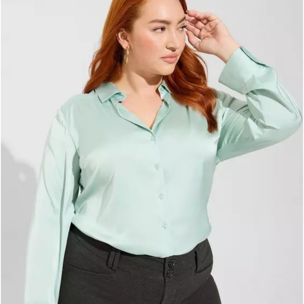 NWT Torrid Madison Satin Button-Up Long Sleeve Shirt Size 1X 14-16 - Picture 2 of 9